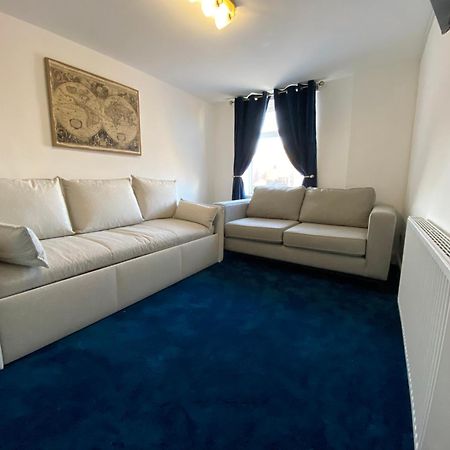 Aquarius Apartment - Sea View - Sleeps Seven بلاكبول المظهر الخارجي الصورة